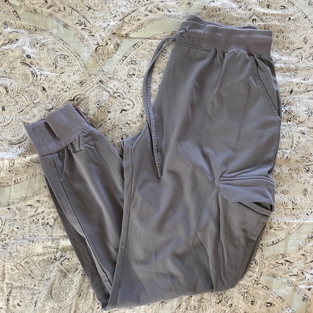 Jaanuu Grey joggers